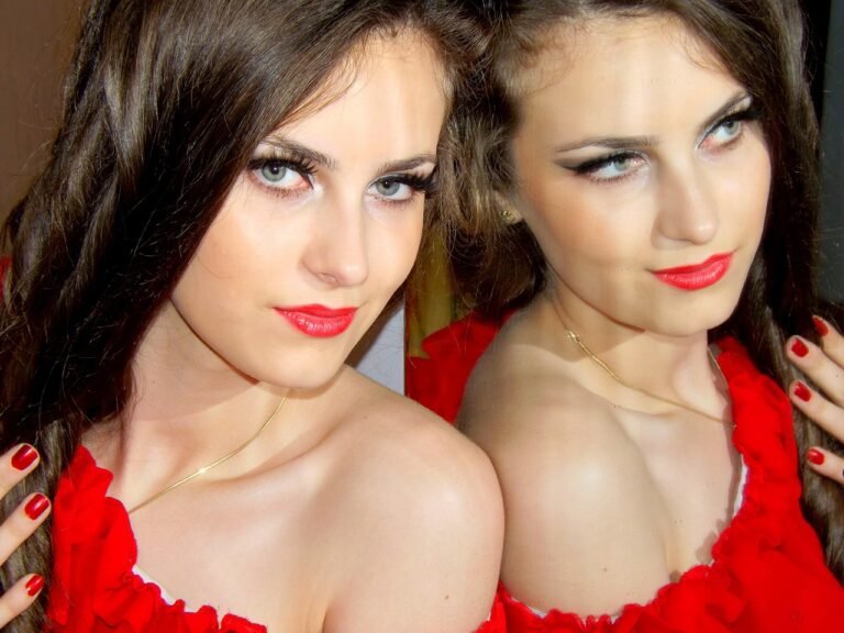 Jaka szminka do łososiowej sukienki