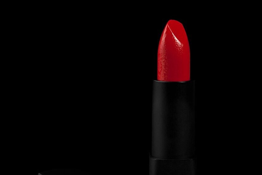 Jaka szminka do miętowej sukienki